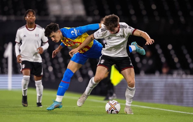 El Mestalla empata frente al Fulham en su estreno en la Premier League International Cup