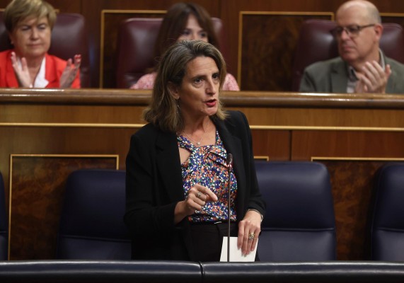 El Gobierno propone una metodología para dar más estabilidad a la tarifa regulada de la luz