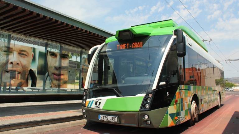 El servicio de cita previa para el transporte gratuito de menores de 30 años abre este jueves