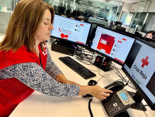 Cruz Roja registra un repunte en servicio de atención psicológica: un 61% más de llamadas que en 2021
