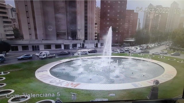 Benidorm 'caza' una obra ilegal en plena rotonda que genera atascos en hora punta