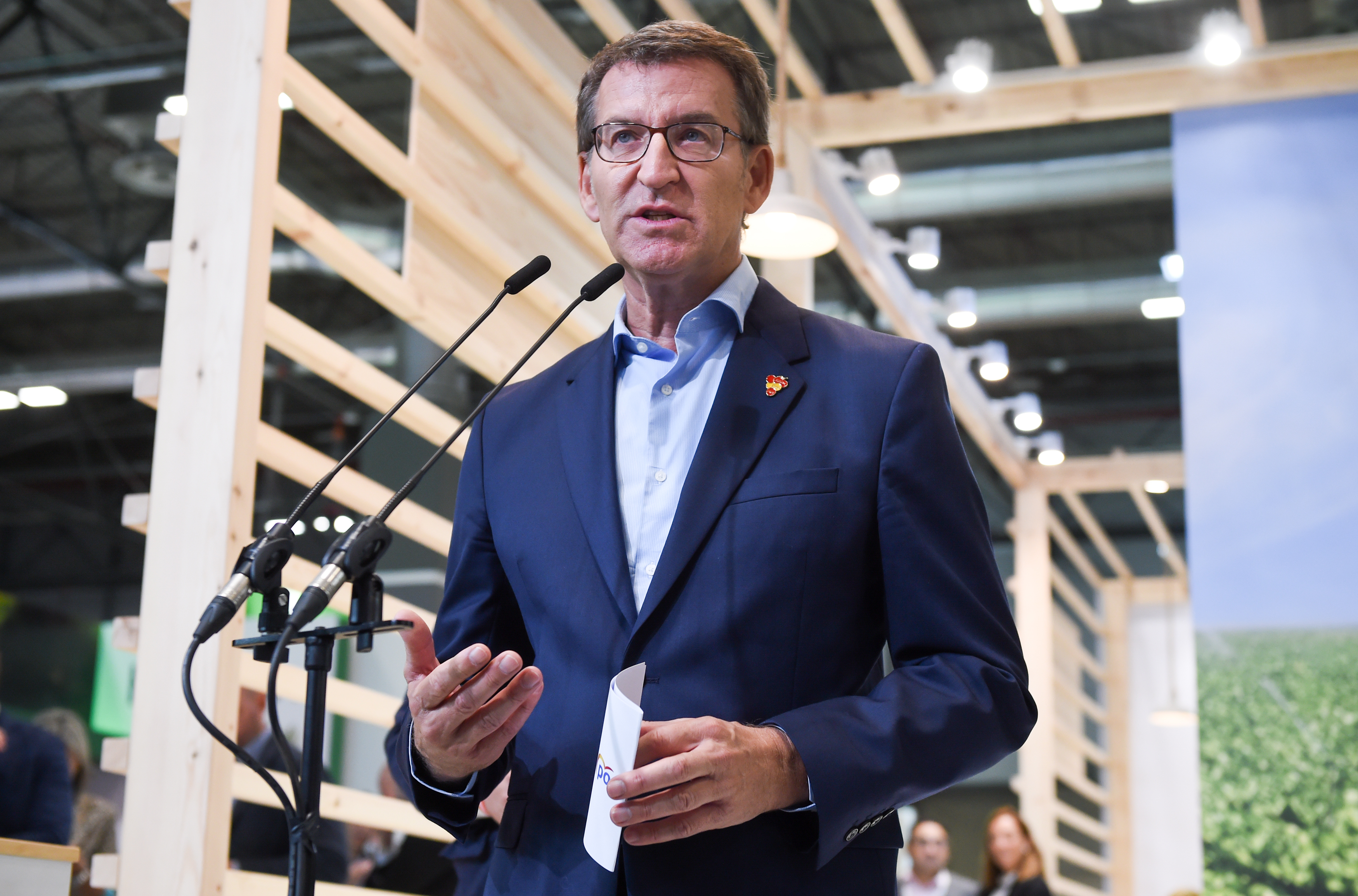 Feijóo responde a Sánchez que unos PGE sin bajar impuestos a rentas medias son 