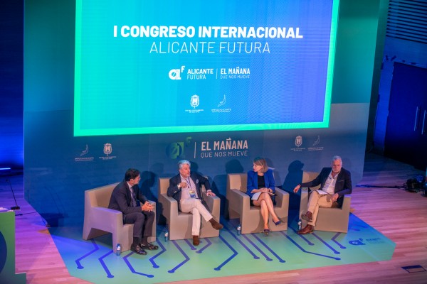 La administración y las empresas del futuro: lograr el equilibrio entre el factor  humano y la tecnología