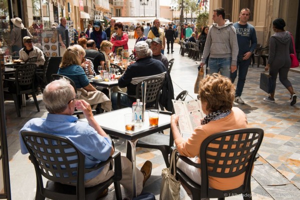 Los nuevos negocios que abran en Cartagena se libran otro año más de las tasas de apertura