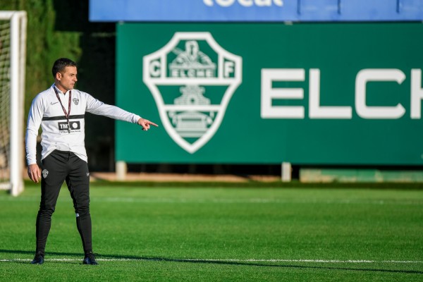 Francisco, tercer entrenador despedido 'en caliente' por Bragarnik
