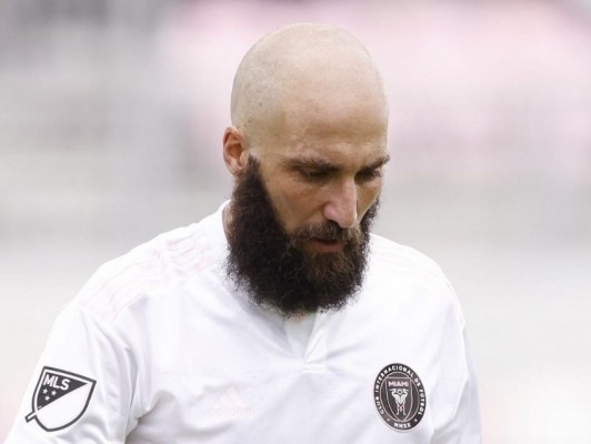 Gonzalo Higuaín anuncia su retirada 