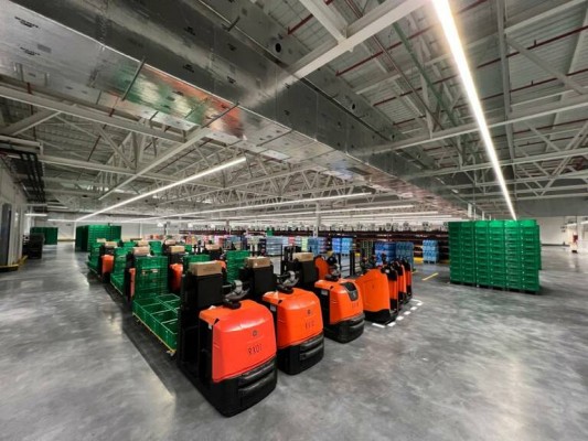 Así funciona la compra 'online' de Mercadona desde su 'colmena' de Alicante