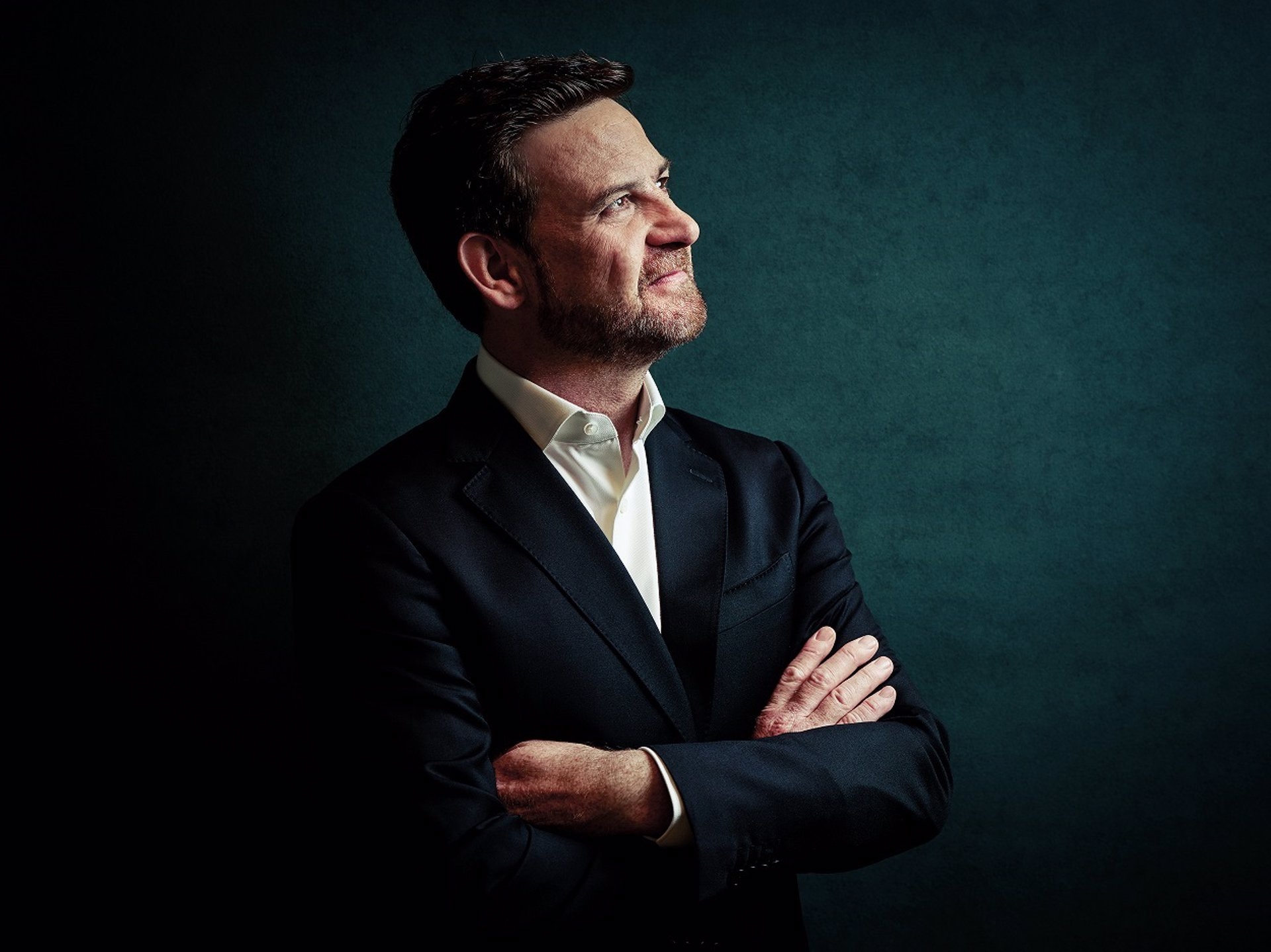 Álvaro Albiach, principal director invitado de la Orquesta de València. Foto: RICARDO RÍOS VISUAL ART - 