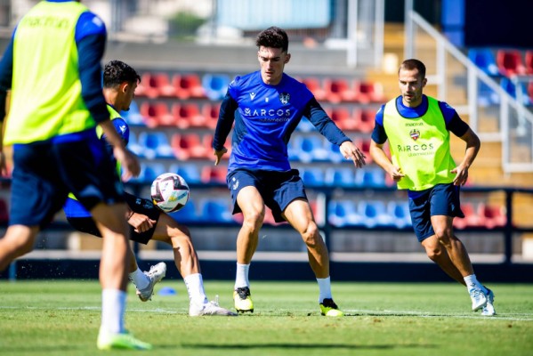 Rober Ibáñez y Campaña, al margen en la vuelta al trabajo del equipo
