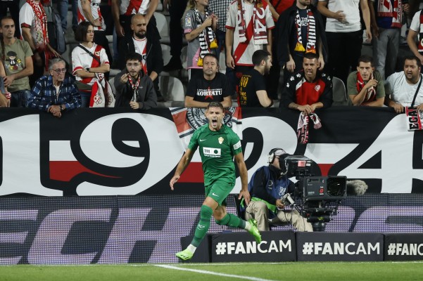 Rayo y Elche empatan al descanso en Vallecas