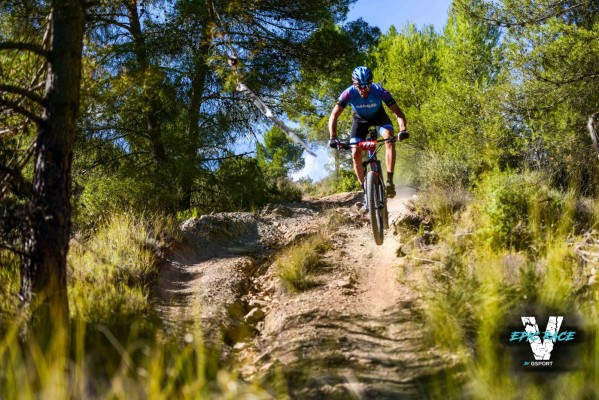 Miguel Faus y Ariadna Rodenas triunfan en la Valencia Epic Race 