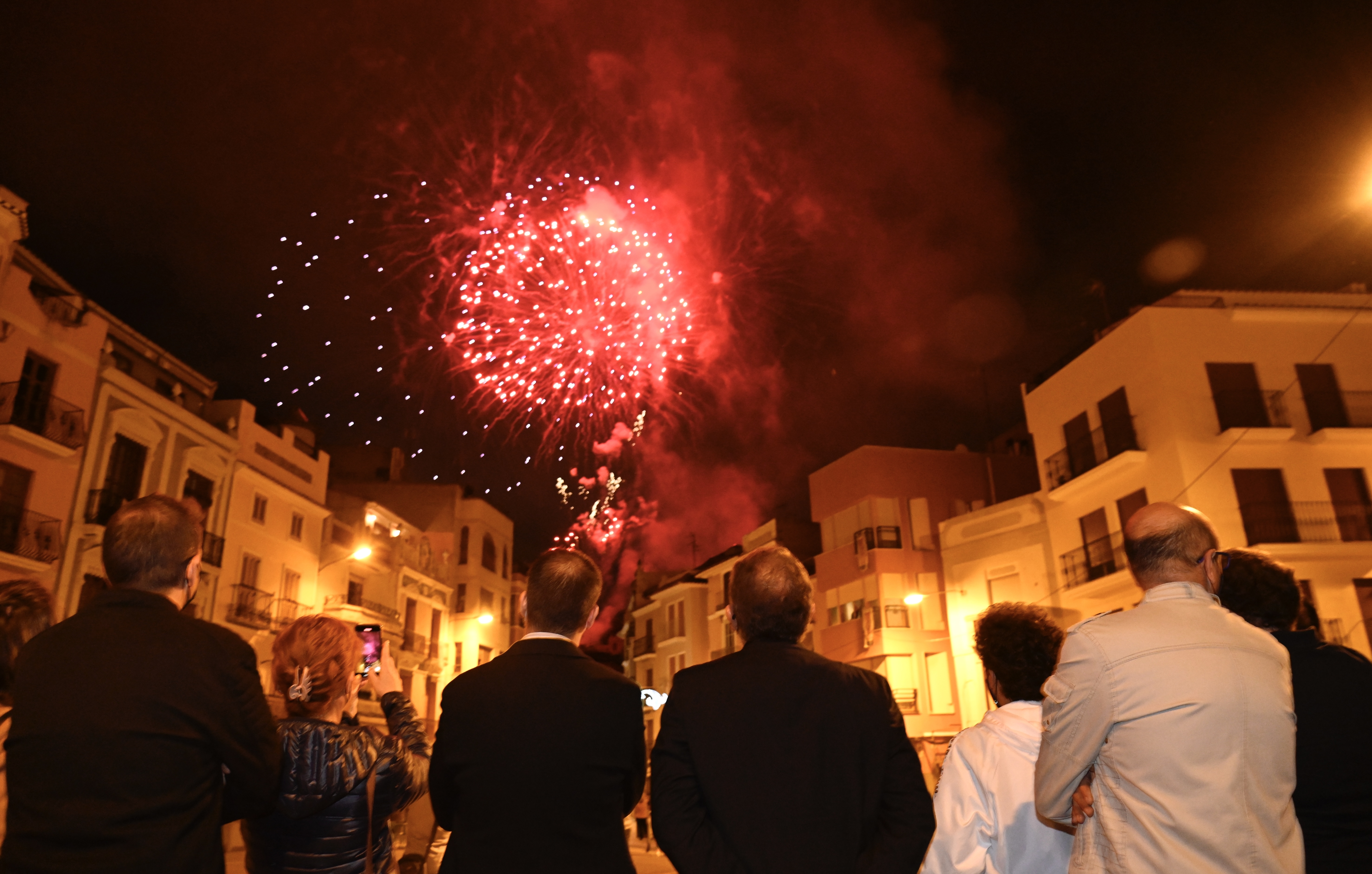 La Diputación conmemora el 9 d'octubre con el disparo simultáneo de fuegos artificiales en cinco pueblos