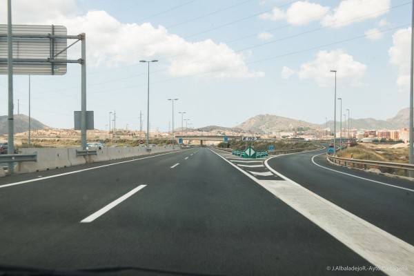  La obra para iluminar el último kilómetro de acceso a Cartagena por la A-30 se pone en marcha