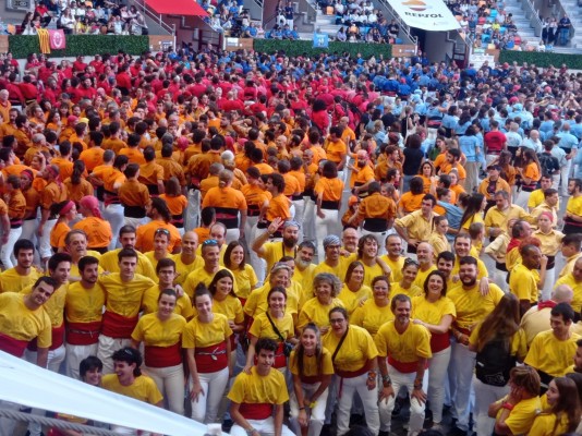 La Conlloga Muixeranga de Castelló viu un cap de setmana de germanor