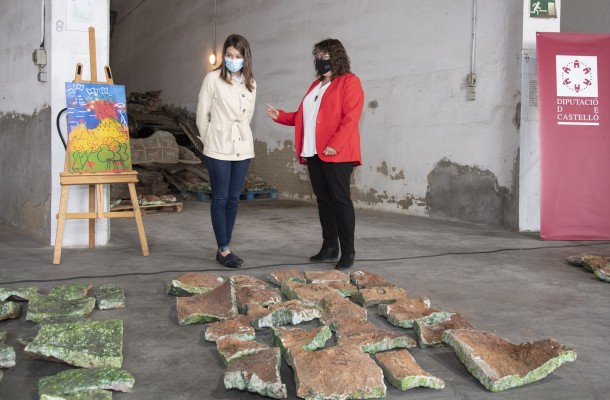 Una empresa especializada hará el ensamblaje de las 8.000 piezas de un mural de Ripollés abandonado