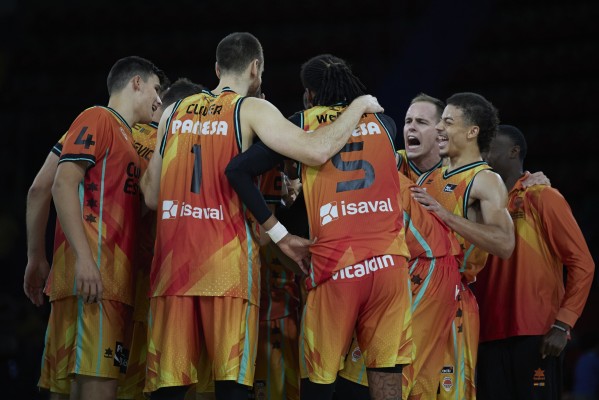 El Valencia se estrena en la Fonteta tras un buen debut a domicilio
