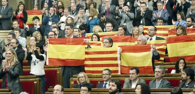 El Parlament aprueba iniciar la ruptura con España para proclamar una república