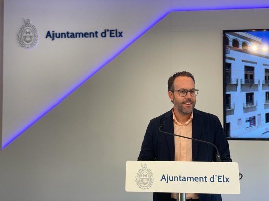 Elche activa tres paquetes de ayudas por la luz y 560 empresas locales se benefician de las del covid de Diputación
