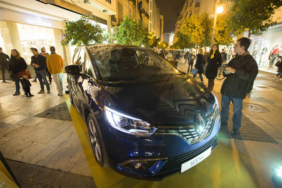 Renault conduce la Navidad en la Winter Shopening Night