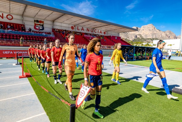 España sub-17 se clasifica para el Europeo con pleno de victorias tras golear a Grecia en La Nucía