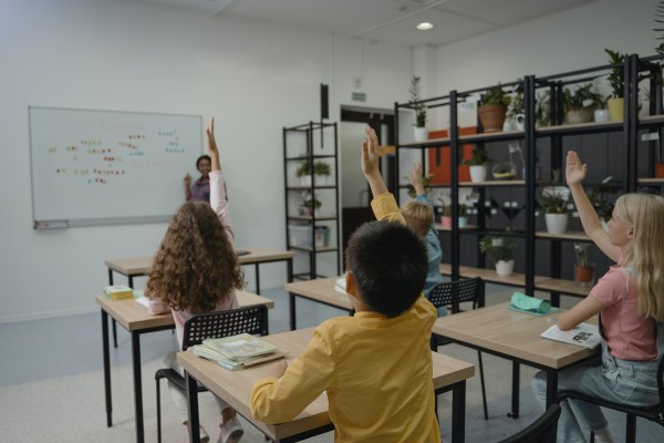 Educar en la desconfianza y la vigilancia