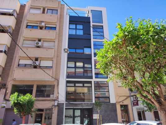 La expansión de los apartamentos turísticos en Alicante 'salta' a Benalúa con un bloque de 8 pisos 