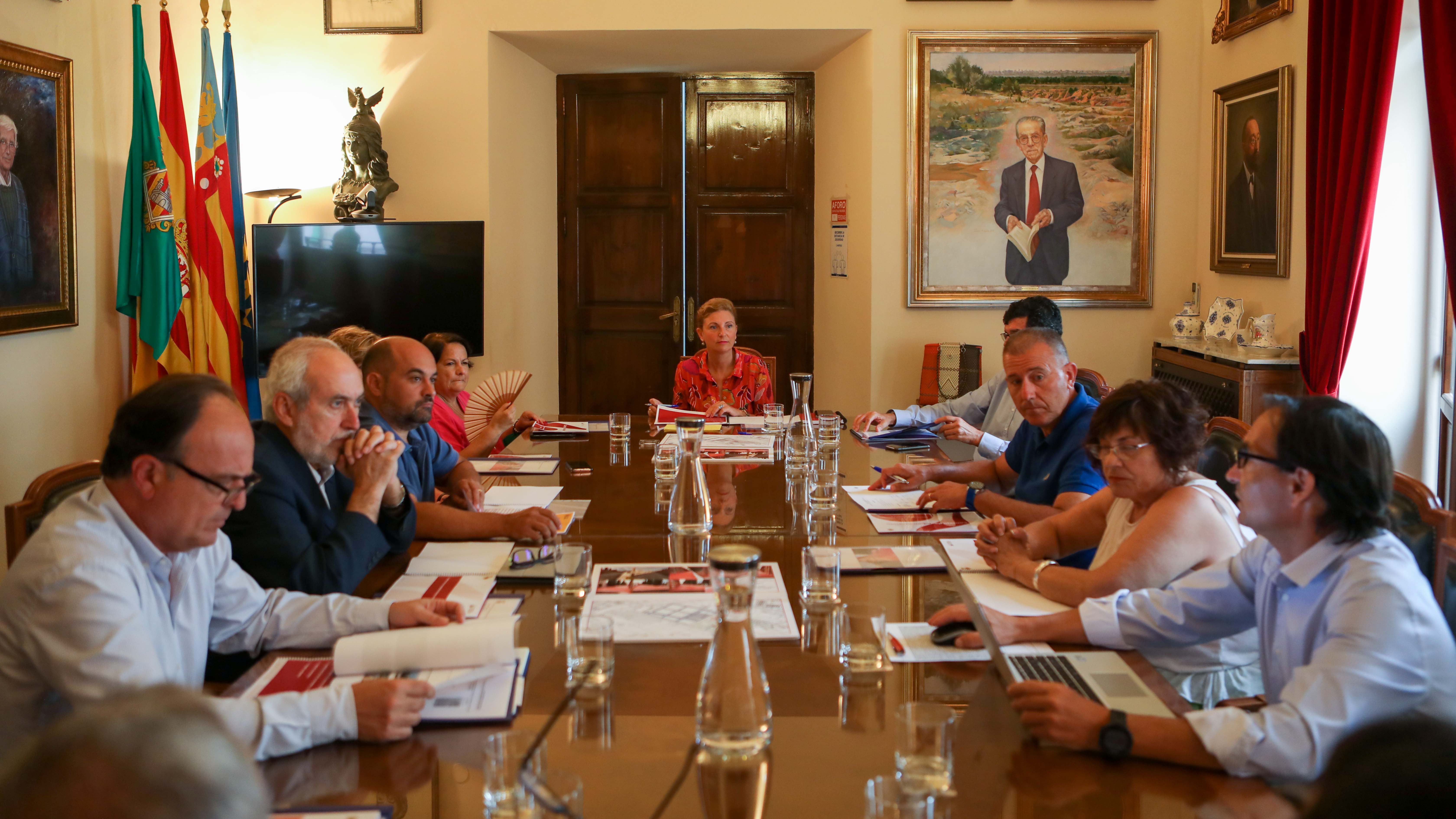 Imagen del consejo de administración de la empresa mixta. - 