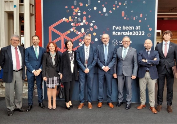 El Consell y Feria Valencia traerán compradores de azulejo a Cevisama con 1 millón de euros