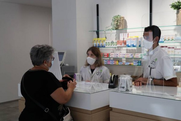 Las farmacias de la Región detectarán situaciones de inseguridad de ancianos para informar a la Guardia Civil
