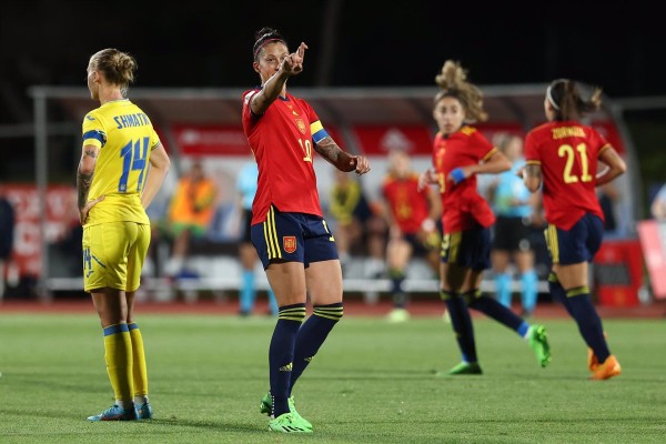 Jenni Hermoso muestra su apoyo a las 15 jugadoras de la selección pero no comparte las 