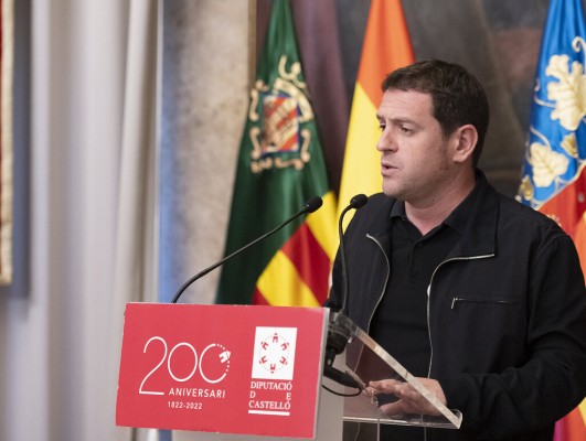 Compromís agita el pleno de la Diputación entre las protestas sindicales por la carrera profesional