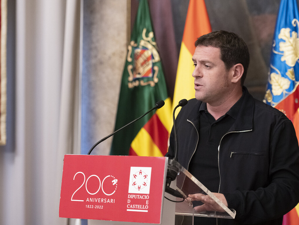 Compromís agita el pleno de la Diputación entre las protestas sindicales por la carrera profesional