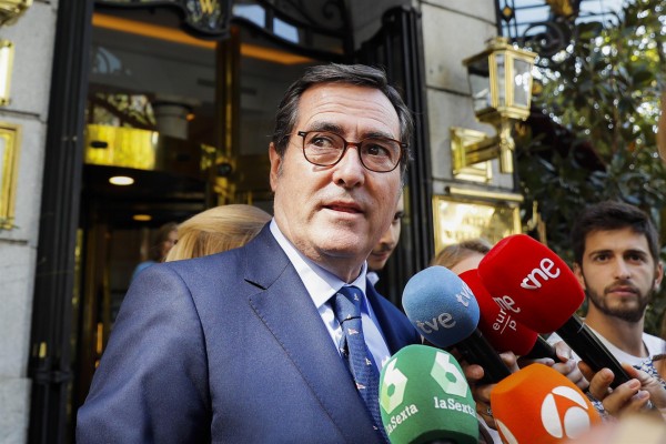Garamendi anima a las CCAA a bajar impuestos y ve un error la reacción del Gobierno
