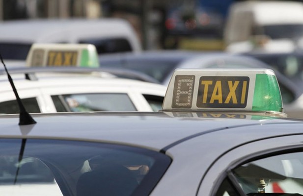 Tensión entre taxis y VTC a la espera de una nueva normativa