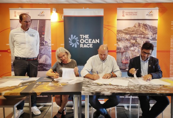 La SPTCV sella un acuerdo con la UA y la UMH para animar la participación del Voluntariado en ‘Alicante Puerto de Salida’