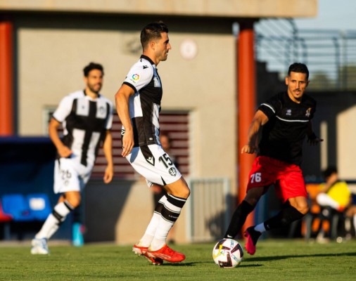 Postigo, baja ante el Burgos por enfermedad, pendiente de volver al equipo
