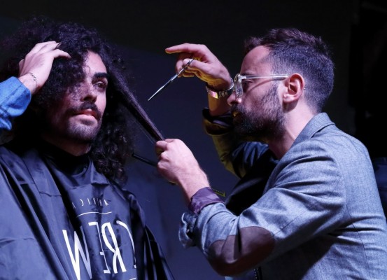 El barbero de Fuente Álamo Salvador Oliver vuelve a la alfombra roja de los Oscar de la peluquería con los mejores del mundo