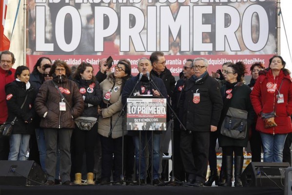 Los sindicatos salen a la calle para presionar al Gobierno a revertir la reforma laboral
