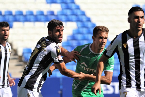 El Castellón desaprovecha un penalti y no pasa del empate tras dominar al Cornellà 