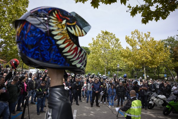 Miles de motoristas se manifiestan en 16 ciudades, también en València, por la seguridad y movilidad