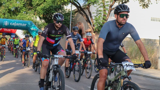 Cerca de 200 ciclistas se dan cita en Onda para disfrutar de la VIII Maratón de BTT

