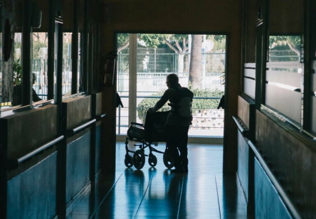 Unas 30.000 personas de residencias valencianas recibirán la segunda dosis de recuerdo de la covid 