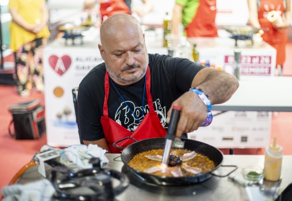 Un arroz con salmonetes y pomada de ajo asado y ñora, elegido 'Mejor Arroz del Mediterráneo'