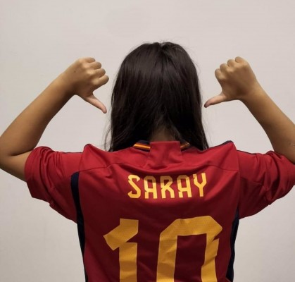 La RFEF muestra su apoyo a la joven Saray, víctima del 'bullying'