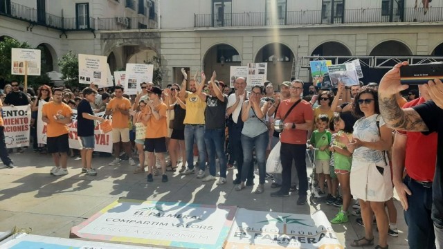 La izquierda de Alicante se suma a la protesta de las AMPA por los 