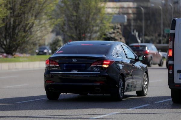 La falta de regulación autonómica pone en riesgo  6.500 licencias VTC como las de Uber o Cabify