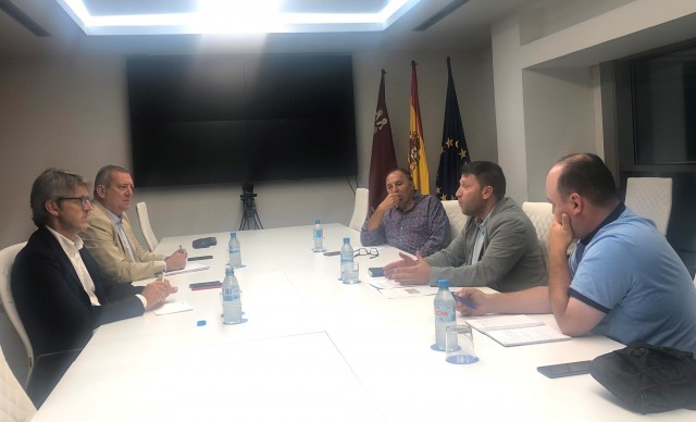La Comunidad baraja suprimir permanentemente las tasas autonómicas para los agricultores