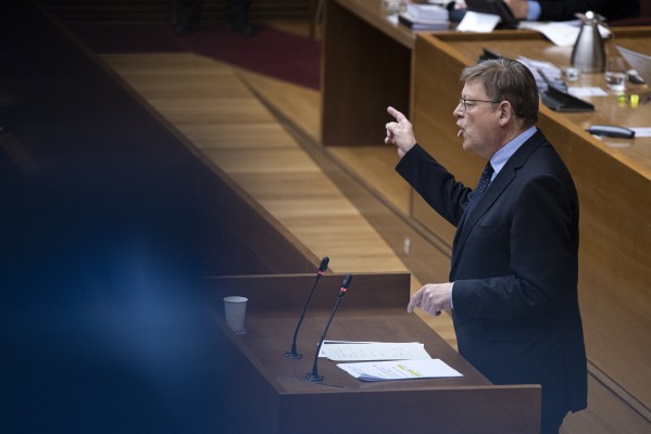La economía y la fiscalidad protagonizan el último debate político sobre la Comunitat de la legislatura