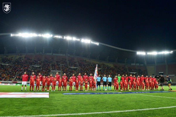 Mamardashvili y Kvaratskhelia sellan el primer puesto del grupo para Georgia