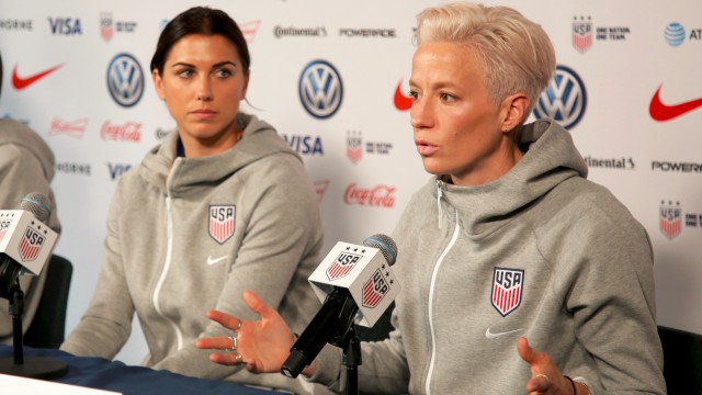Megan Rapinoe muestra su apoyo a 'las quince' de la selección femenina